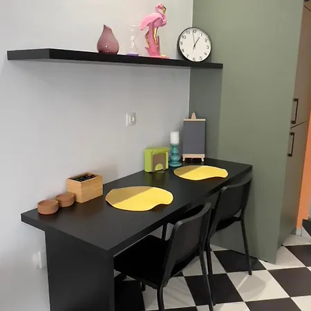 Apartment Groovy Getaways *
