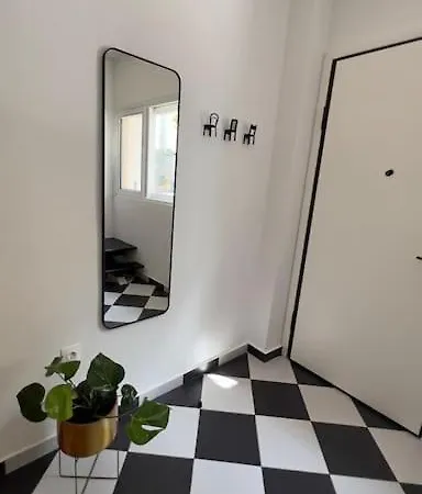 Groovy Getaways Apartment